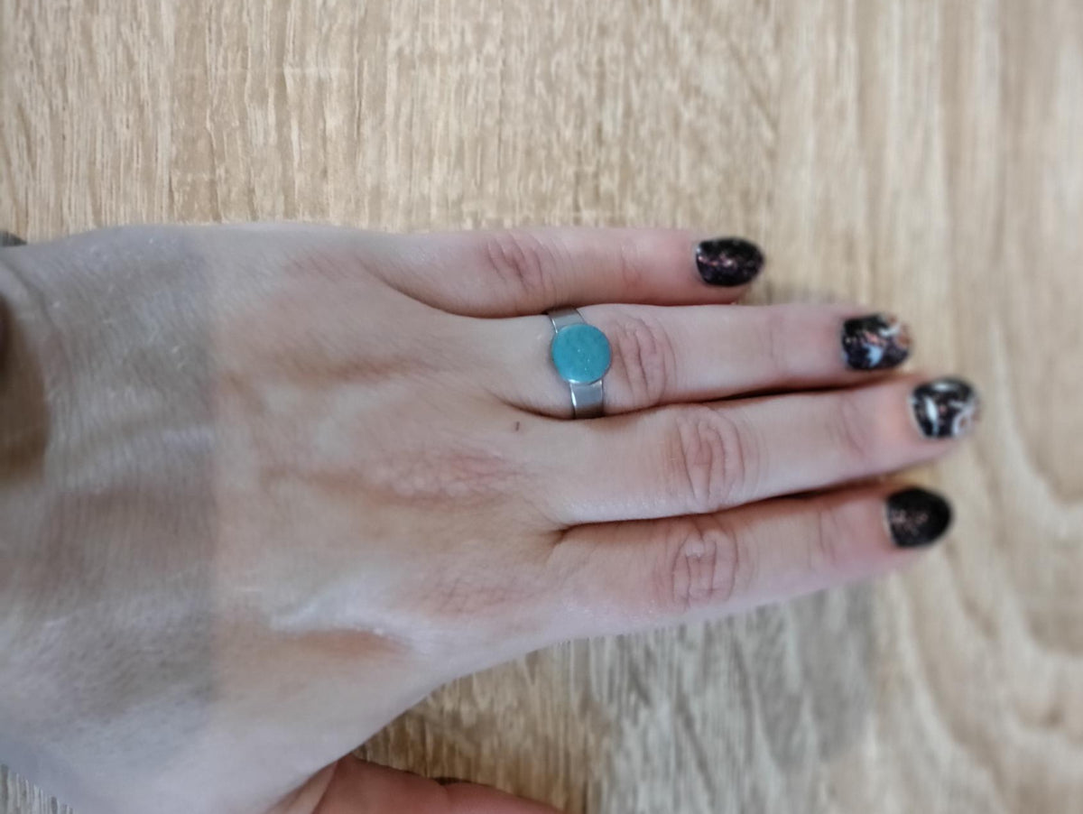 Ring met ronde turquoise blikvanger